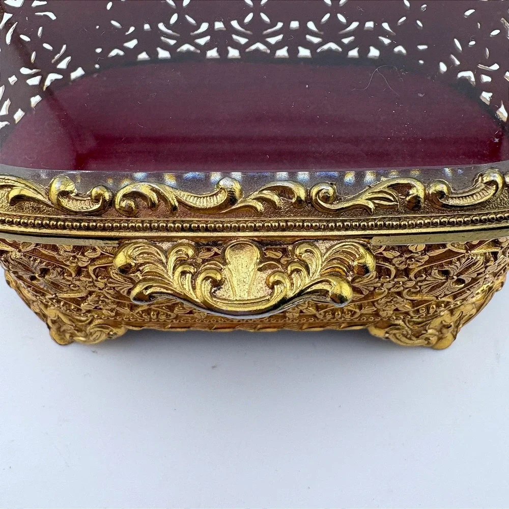Vintage Mele Gold Filigree Casket Jewelry Box‎ Beveled Glass Japan